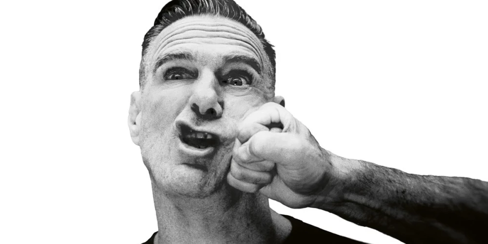 Канадский рок-музыкант Брайан Адамс вернется в Ригу с концертом.