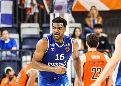 Kluba jaunpienācējs līdz šim spēlējis Kosovā, Izraēlā un Turcijā.