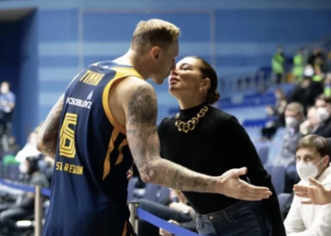 Anna Sedokova pirms tiesas par Jāņa Timmas mantas sadali: "Domāju par savām dzīves problēmām un to, kā tās atrisināt"