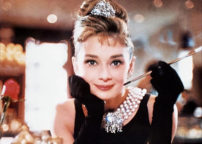 Holivuda atgriežas pie leģendas: taps filma par Odrijas Hepbernas mantojumu un “Brokastis pie Tifānija” aizkulisēm