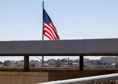 Gatavojoties iespējamam karam ar Irānu, ASV turpina izvest vēstniecības darbiniekus no Tuvajiem Austrumiem, šoreiz no Izraēlas