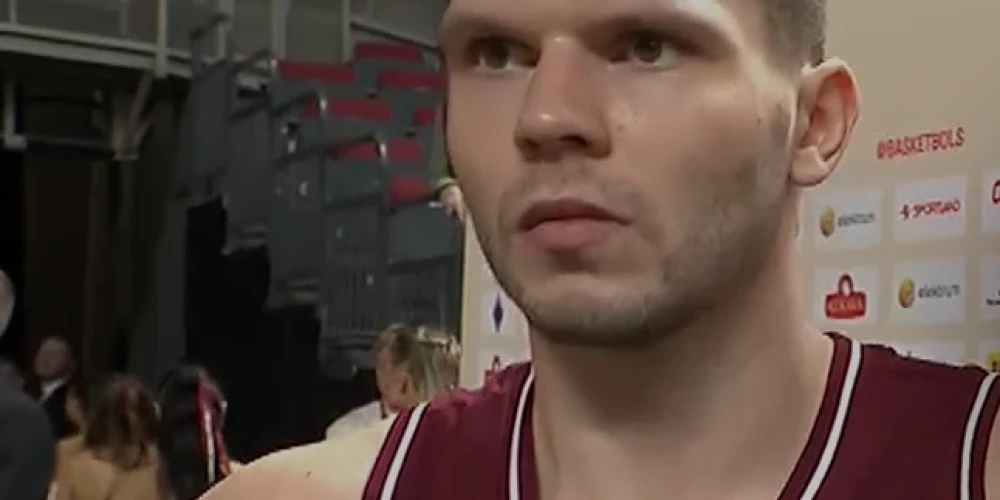 Rihards Lomažs dusmīgs pēc spēles (ekrānuzņēmums no video)