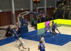 Melnā pēdējā sekunde arī Lietuvas izlasei, kas Islandē "izsēj" 21 punkta pārsvaru