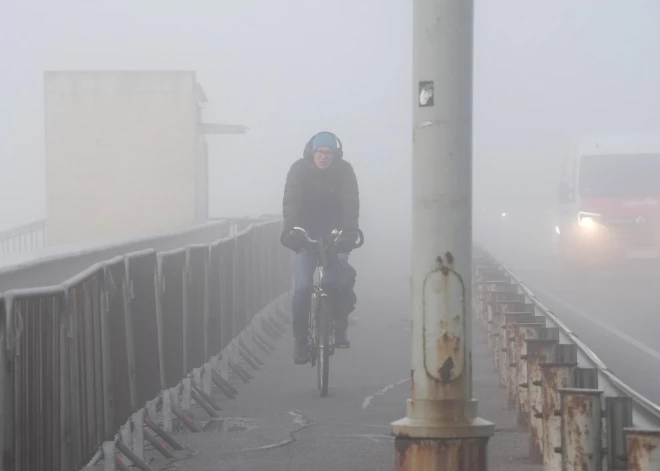 Туман накрыл Ригу: объявлено желтое предупреждение