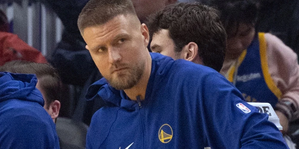 Kristapa Porziņģa dalība sestdienas spēlē ir zem jautājuma zīmes.