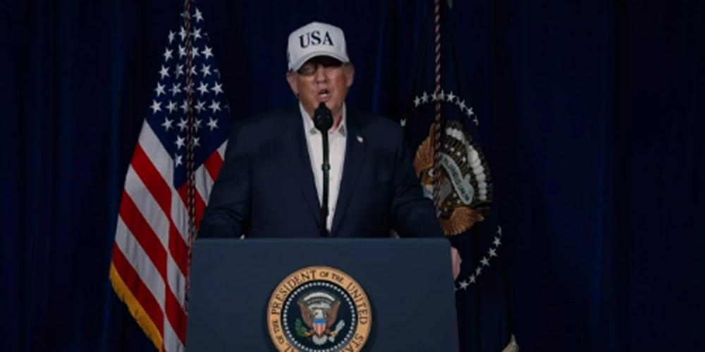 "Bumbas kritīs visur. Kad mēs beigsim, pārņemiet valdību," paziņoja Tramps.