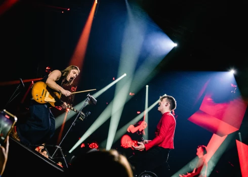  Par "Gada albumu" nosaukts "Sudden Lights" albums "īsas vasaras, garas ziemas".