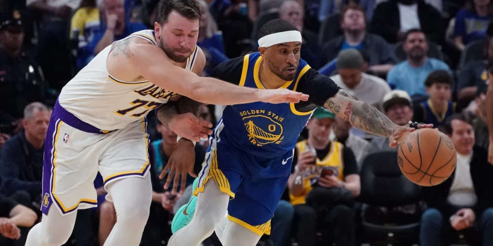 "Warriors" bez Porziņģa zaudē "Lakers" komandai.