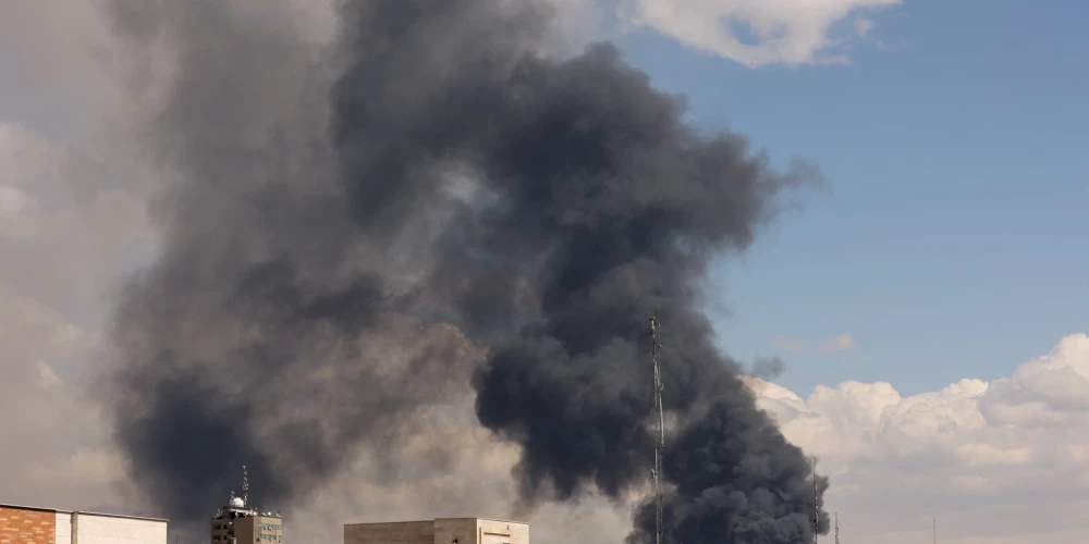 Izraēla esot iznīcinājusi pusi no Irānas raķešu krājumiem.