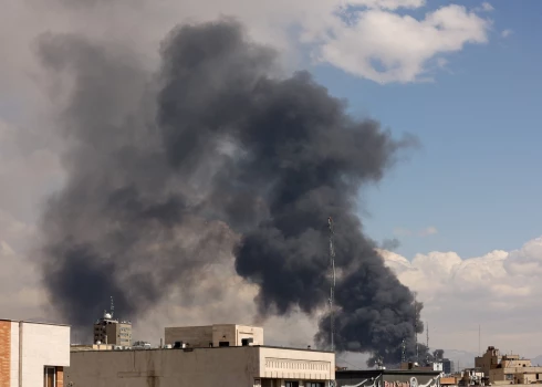 Izraēla esot iznīcinājusi pusi no Irānas raķešu krājumiem.