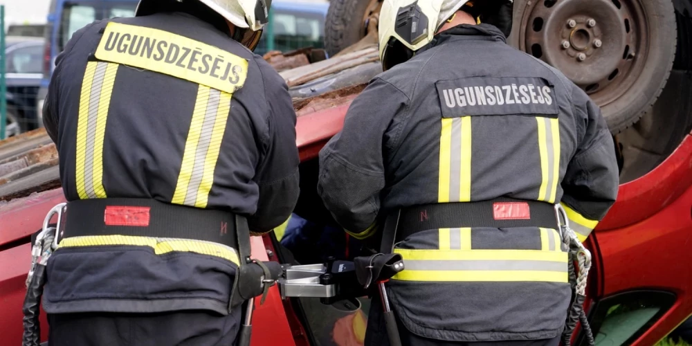 112 kontaktu centrs nereti saņem zvanus no cilvēkiem, kuri negadījumu redzējuši, taču nav apstājušies un situāciju noskaidrojuši uz vietas. 