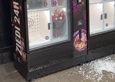 В Риге орудуют воры-"романтики" - повторно ограблен цветочный автомат