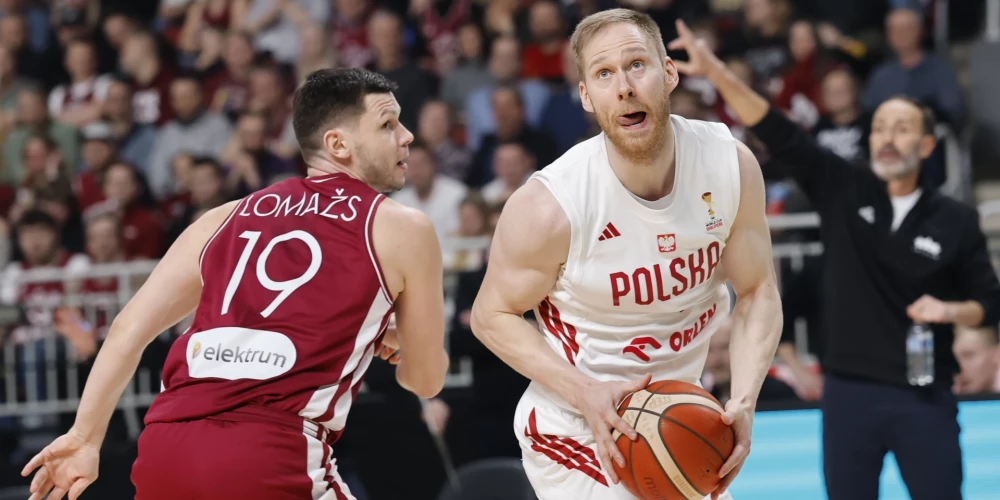 Latvijas basketbola izlase izbraukuma spēlē pēc pirmā perioda zaudē Polijai. 
