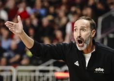 Polijas basketbolisti neatstāj cerības Latvijai; Alonso tiek izraidīts no zāles