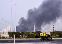 Irāna trešo dienu turpina triecienus Persijas līcī; dzirdami sprādzieni Abū Dabī, Dubaijā un Dohā