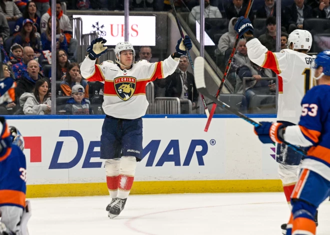 VIDEO: Vilmanis gūst trešos vārtus NHL; “Panthers” zaudē “Islanders”