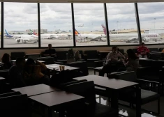 Gaisa telpas slēgšanas dēļ tūkstošiem ES pilsoņu Tuvajos Austrumos gaida iespēju izceļot