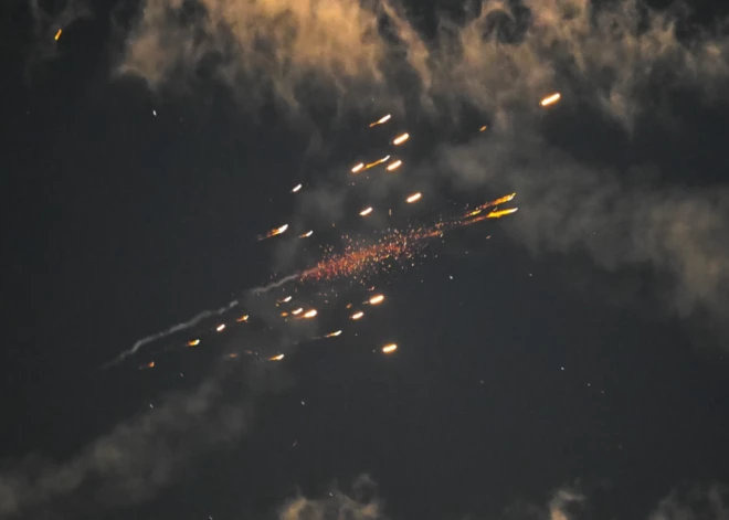 Irāna ziņo par jaunu raķešu triecienu vilni pret Izraēlu