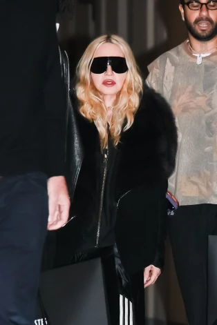 Мадонна и Аким Моррис прибывают на открытие нового бутика Ann Demeulemeester.