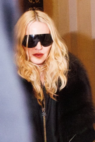 Мадонна в фирменном магазине Ann Demeulemeester во время Недели женской моды в Милане сезона осень/зима 2026/2027.