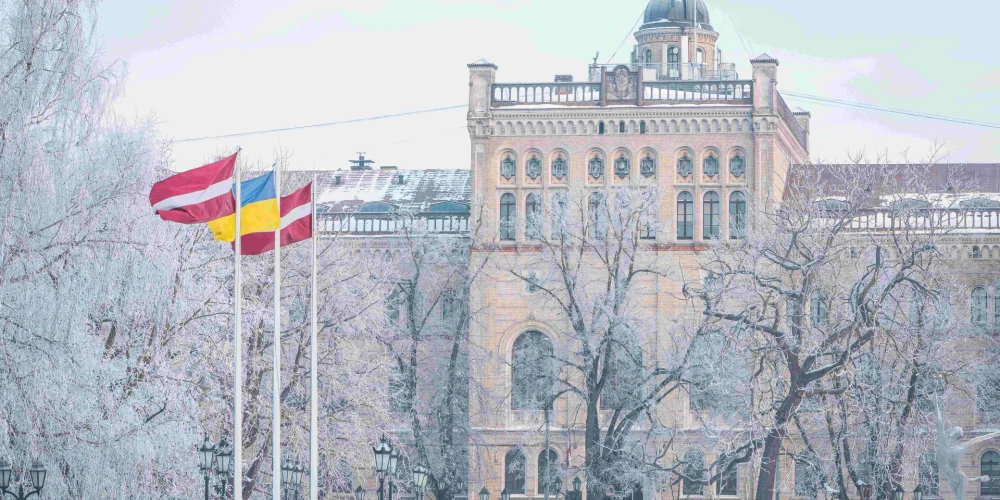 Latvijas Universitātes Senāts ir apstiprinājis noteikumus par mākslīgā intelekta īku izmantošanu studiju procesā, nosakot vienotu, saistošu un juridiski nostiprinātu kārtību MI izmantošanai studijās.