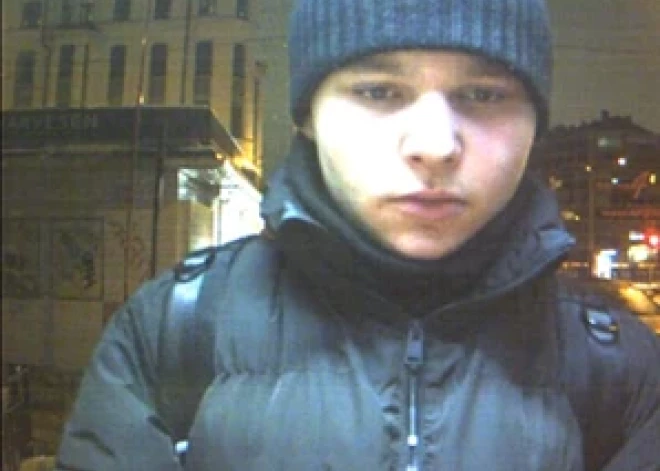 Policija lūdz palīdzību: meklē attēlā redzamo vīrieti saistībā ar 6400 eiro izkrāpšanu