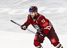 Latvijas hokeja izlases aizsargs Jānis Jaks turpinās spēlēt Čehijā