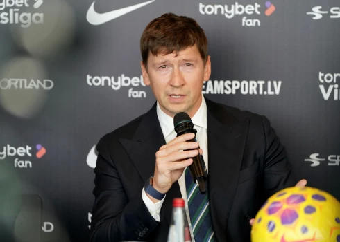 Biedrības "Latvijas Futbola Virslīgas" valdes priekšsēdētājs Maksims Krivuņecs piedalās preses konferencē, kurā informē par gaidāmo Latvijas Futbola virslīgas čempionātu.