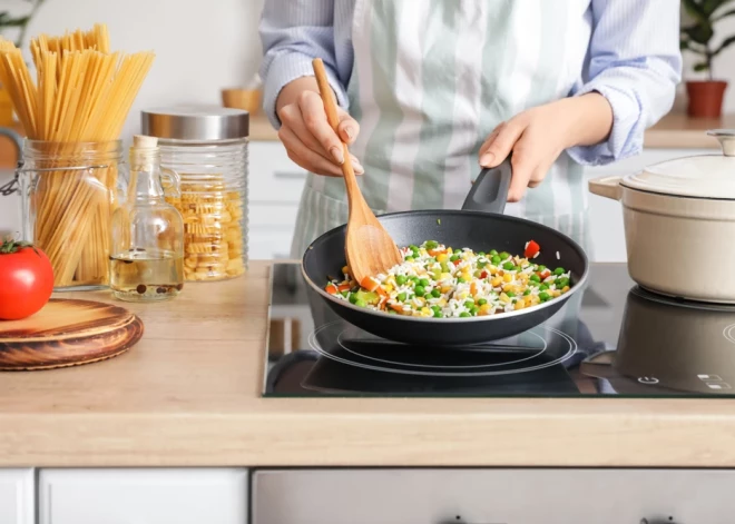 Idejas, kā izmantot rīsus - pikantos un saldos salātos