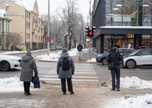 Жители Латвии могут застрять в средних доходах. Хорошо, что не в низких.
