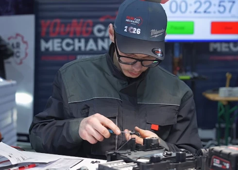 Jaunā automehāniķa konkursa fināls Ķīpsalā ilga divas dienas. 