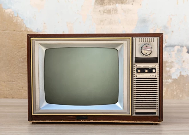 Полиция предупредила жителей Латвии относительно просмотра запрещенных в стране телеканалов