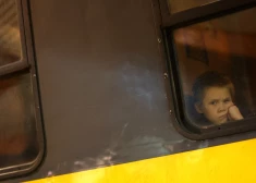 Bērni palikuši vagonā, sieviete iet bojā – Polijā pēc vairākiem negadījumiem uz dzelzceļa sasaukta ārkārtas sēde