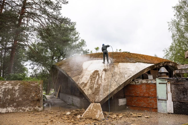 “Sēnītei” nomazgāts ikoniskais kupols.