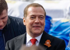 Medvedevs ar kara draudiem vēršas pret Rietumiem un negaidīti atzīstas par Ukrainu