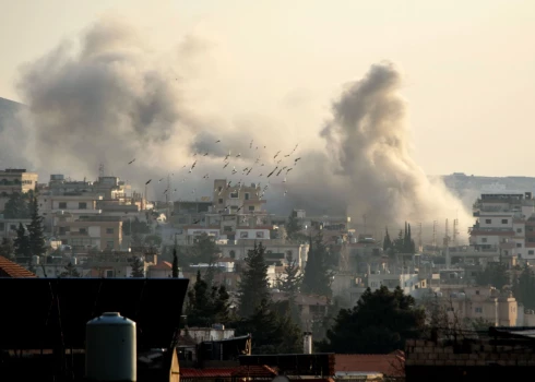 Izraēla veikusi gaisa triecienus Irānas prezidenta birojam un drošības padomes ēkai. 