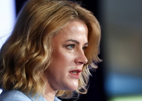 Глава латвийского правительства сообщила, что получила заверения в том, что около 2000 граждан Латвии, находящихся в ОАЭ, в настоящее время находятся в безопасности.