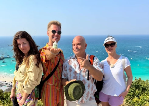 Skatītāju iemīļotais ceļojumu šovs "Četri uz koferiem" dodas uz kontrastiem bagāto Singapūru un saulaino Taizemi!