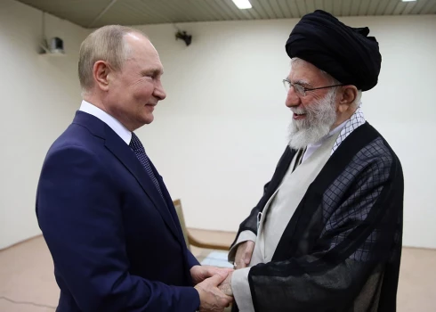 2022. gada 19. jūlijā Putins ieradās Teherānā, kur tikās ar ajatollu Ali Hameneji. Tagad tas vairs nebūs iespējams un draudzīgā līdera roku siltums paliks tikai Putina atmiņās.