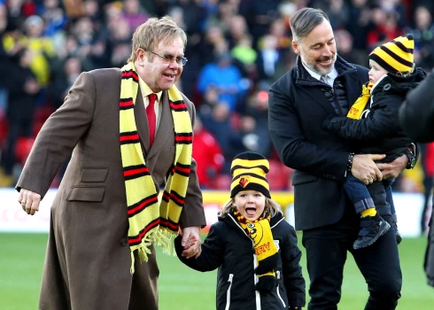 Eltons Džons savus dēlus lielākoties sargājis no publicitātes.