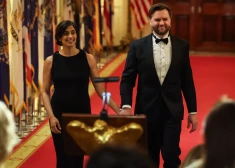 "Cik zemiski!" Skatītāji sašutuši par Dž. D. Vensa attieksmi pret sievu Ušu