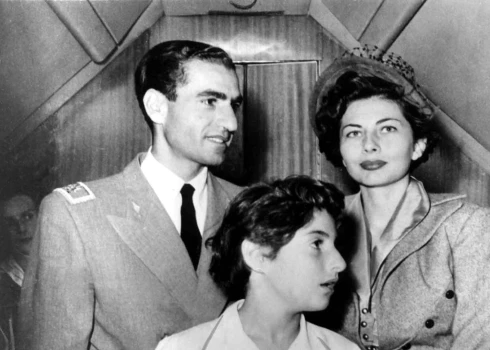 Irānas Šahs Mohammads Rezā Pehlevī ar sievu Soraju.