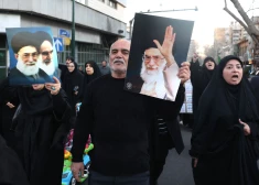 Trīs dienas Irānas augstākā vadoņa Ali Hamenei likvidēšanas paziņots par viņa bērēm 