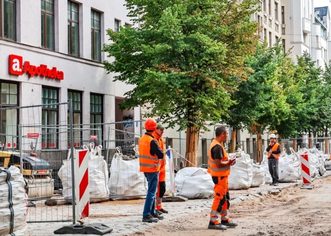 Хорошо живем! Отрасли, где зарплата в Латвии взлетела выше 2000 евро 