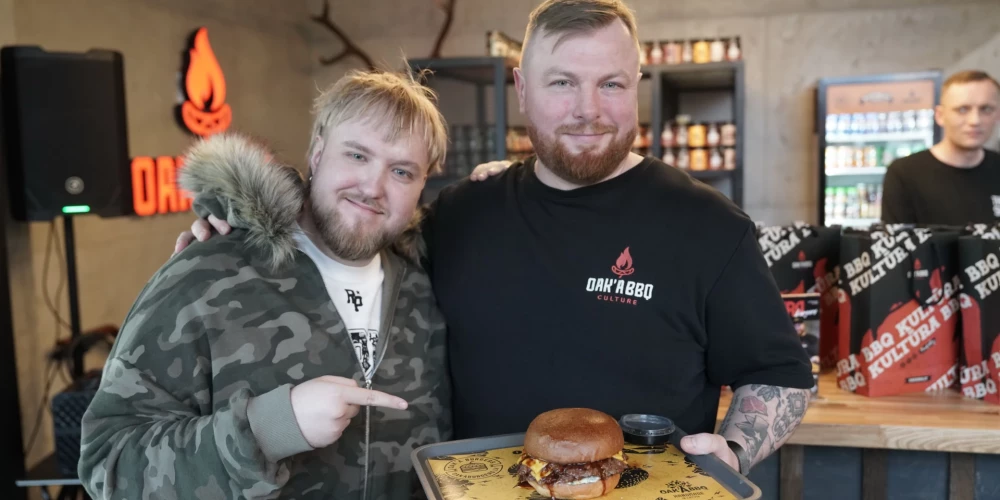 Kulinārijas blogeris Pipars prezentē "labdarības burgeru".