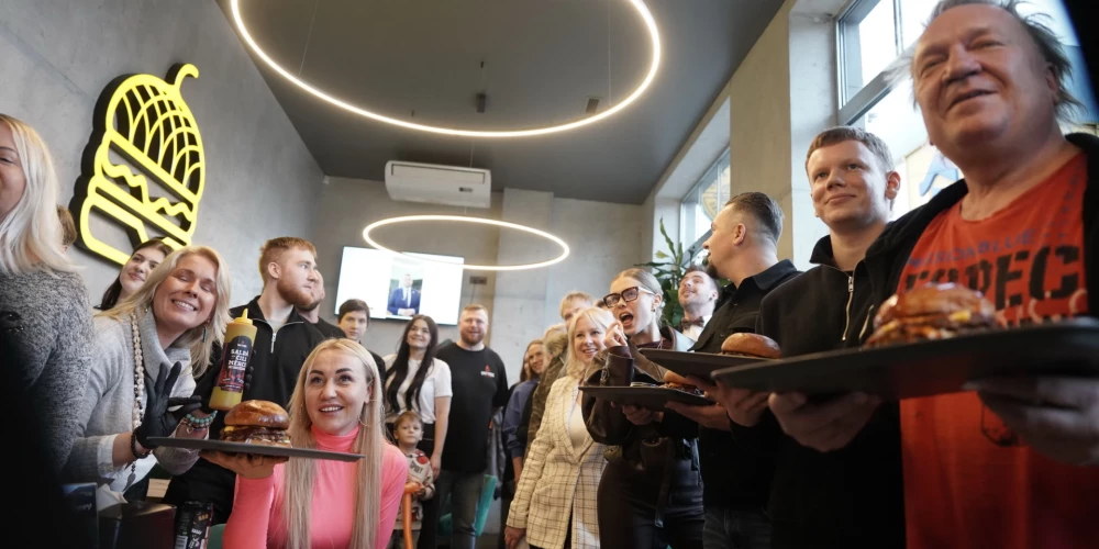 Labdarībai veltītā Pipara burgera prezentācija