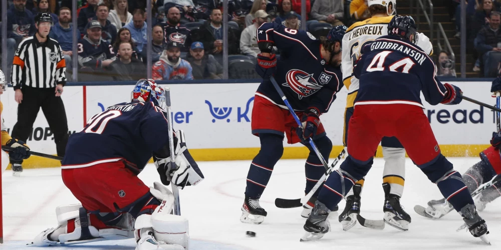 Merzļikins ar "Blue Jackets" uzvar "Predators".