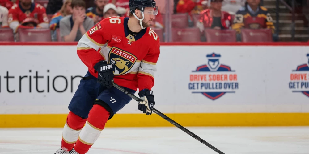 Balinskim rezultatīva piespēle "Panthers" zaudējumā "Devils".