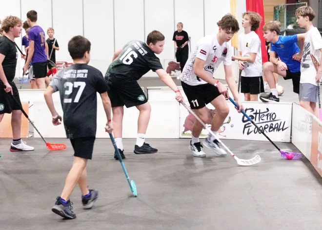 No nākamās sezonas nepilngadīgajiem florbolistiem obligātas būs aizsargbrilles