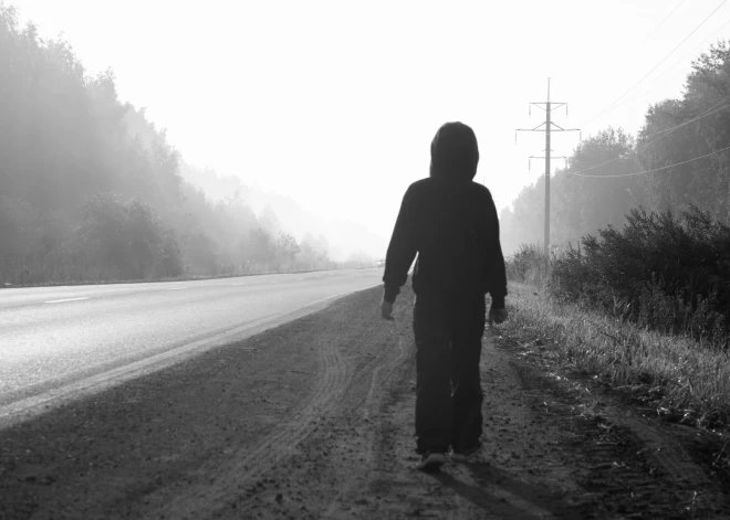 Slepkavība, kas šokēja sabiedrību: 15 gadus vecs pusaudzis līdz nāvei sadūra vienu no spēcīgākajām mārketinga speciālistēm Latvijā